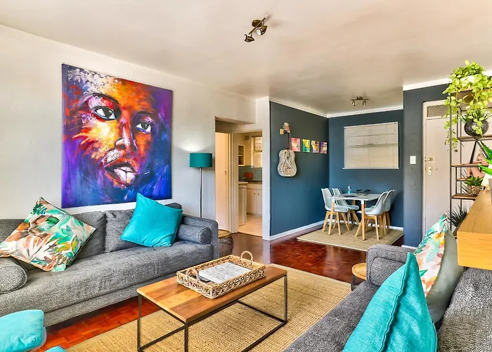 Trendy 1 Bedroom Flat In The Heart Of Green Point