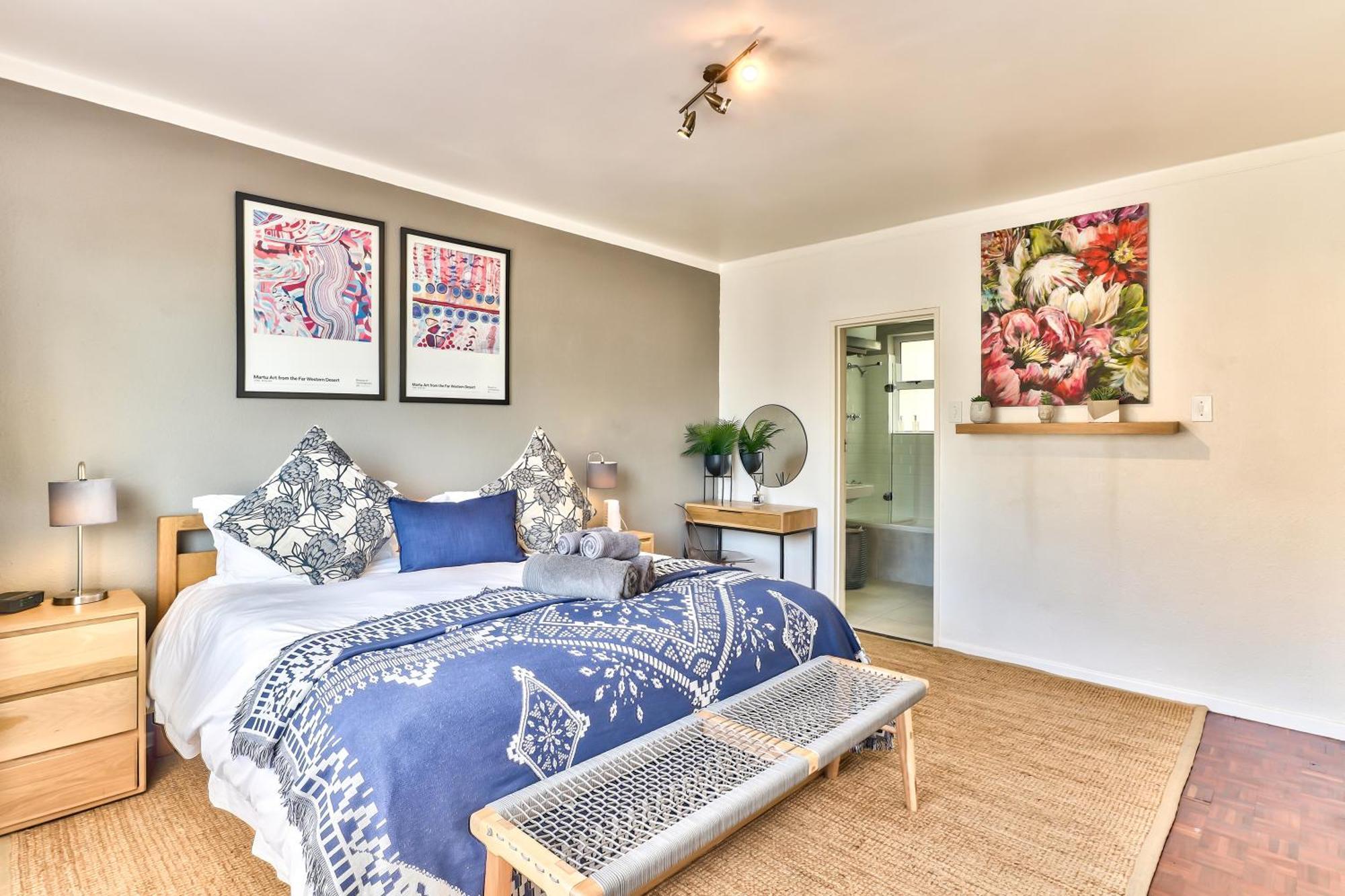 Trendy 1 Bedroom Flat In The Heart Of Point Apartment